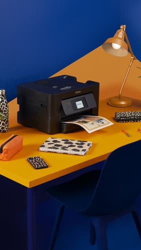 Epson WorkForce Pro Multifunzione inkjet wireless A4 WF-3820DWF con inchiostro gratuito per 6 mesi* e abbonamento ReadyPrint*